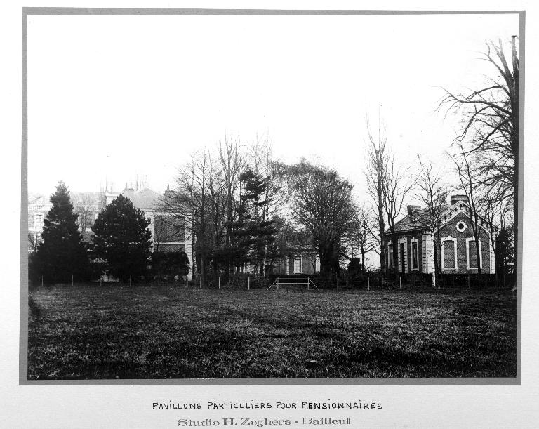 Ancien asile d'aliénés, puis hôpital psychiatrique, puis centre hospitalier spécialisé (CHS), dit établissement public de santé mentale des Flandres