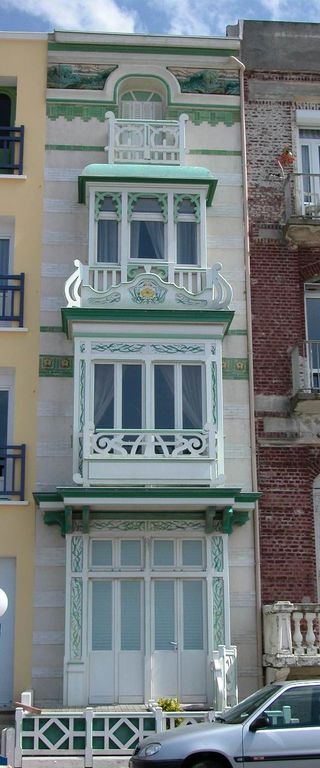 Maison à trois logements accolés, dits Automne Dorée, Beau Printemps et Opaline