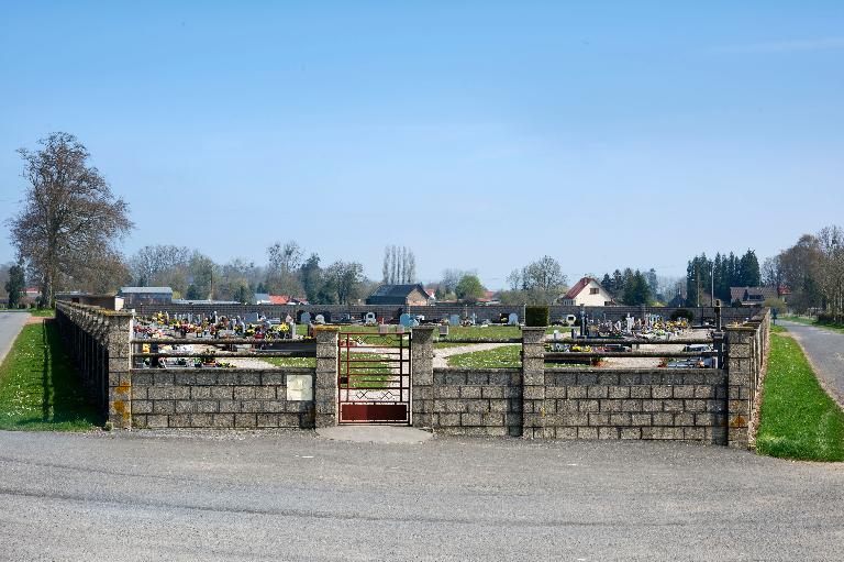 Le cimetière communal d'Aigneville