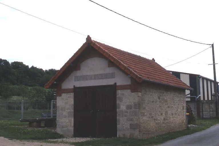 Mairie et ancienne école primaire de Vendresse-Beaulne