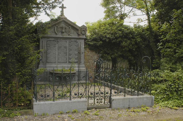 Tombeau (stèle funéraire) de la famille Bonvallet