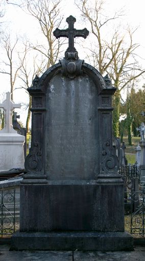 Tombeau (stèle funéraire) de la famille Vasselle-Hénin