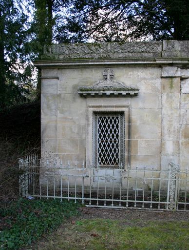Tombeau (chapelle) de la famille Leclercq-Poulain, de la famille Cauët-Lefebvre et de la famille Dubois-Quillet
