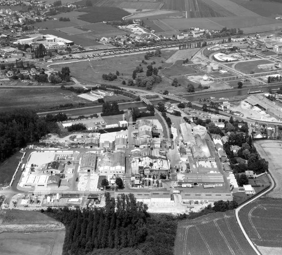 Ancienne manufacture de colle de Ribécourt, puis Compagnie Centrale Rousselot, puis SA Rousselot Colles, puis usine de produits chimiques CECA Elf Aquitaine, puis Atofindley