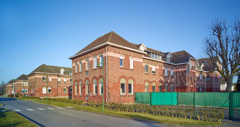 Ancien asile d'aliénés, puis hôpital psychiatrique, puis centre hospitalier spécialisé (CHS), dit établissement public de santé mentale des Flandres
