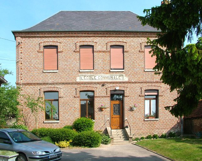 Ancienne école primaire mixte et mairie, actuelle mairie de Surcamps