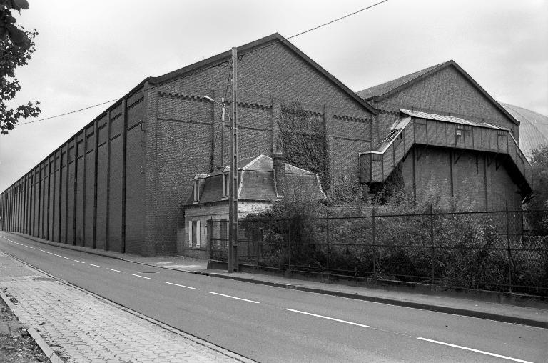 Sucrerie et distillerie, dites Cie sucrière de la Somme, puis Vuignier et Cie, puis Cie sucrière de la Somme, puis Ferdinand Beghin, puis Béghin et Cie, puis Vermandoise de sucreries, puis Sté Vermandoise Industrie