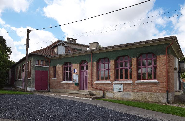 Ancienne école, mairie et salle des fêtes de Devise, actuellement mairie