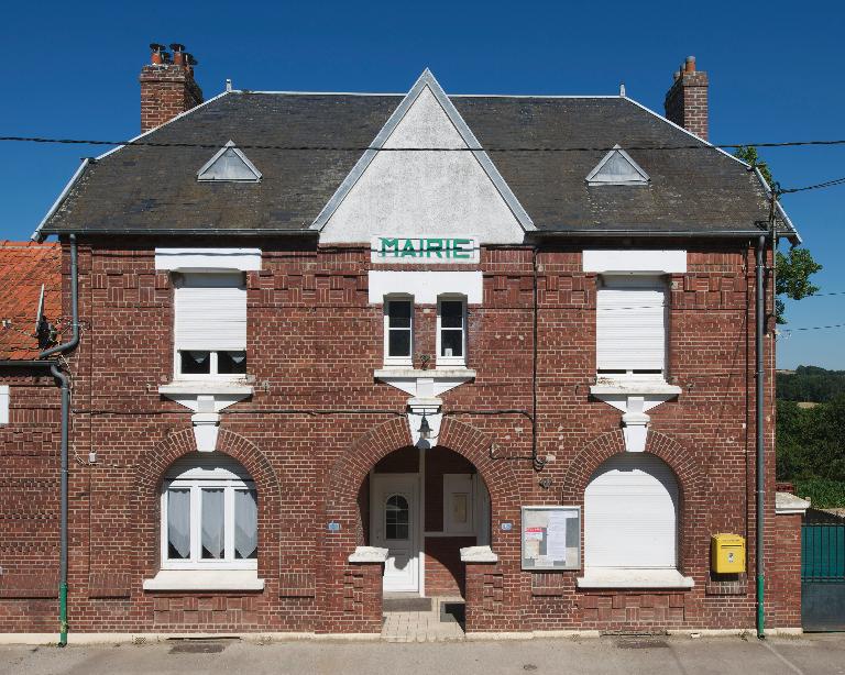 Ancienne école primaire et mairie (ancien presbytère), actuelle mairie d'Authuille