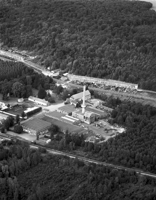 Filature de laine Lefèvre, puis Poiret Frères et Neveu, puis filature de laine et usine de teinturerie des Laines du Bon Pasteur, puis Société des Filatures et Teintureries de Saint-Épin