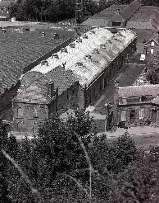 Anciens moulins, puis scierie, devenue filature et tissage de jute Saint Frères à Berteaucourt-les-Dames, dit d'Harondel, puis usine de meubles Sièges de France