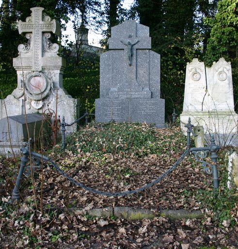 Tombeau (stèle funéraire) des familles Renaut-Marchand et Perlin-Renaut
