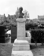 Tombeau du poète Alfred Dubout (1854-1936)