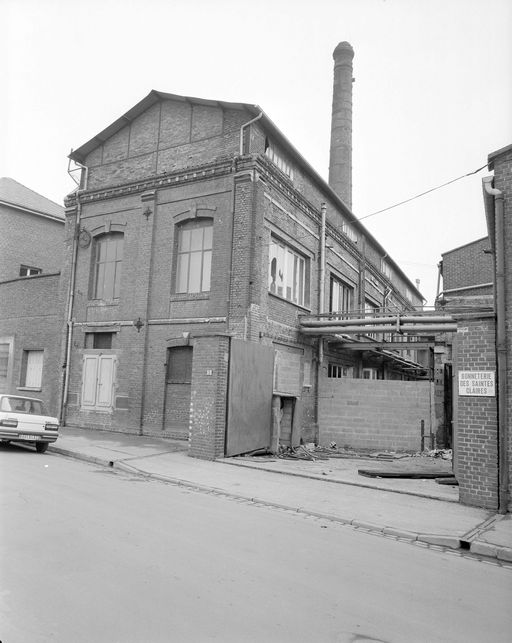 Ancien tissage Morgan et Delahaye, puis filature Trépagne, Poiret et Neveu, teinturerie Ransinangue et filature Saguez, devenues usine de bonneterie Barbier-Legendre et Bonneterie des Saintes-Claires (détruit)