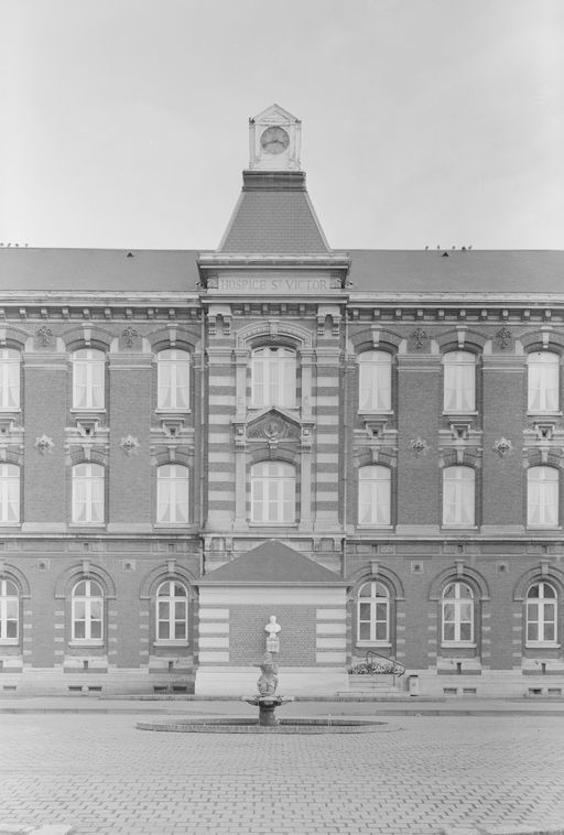 Hospice Saint-Victor, actuellement clinique ophtalmologique d'Amiens