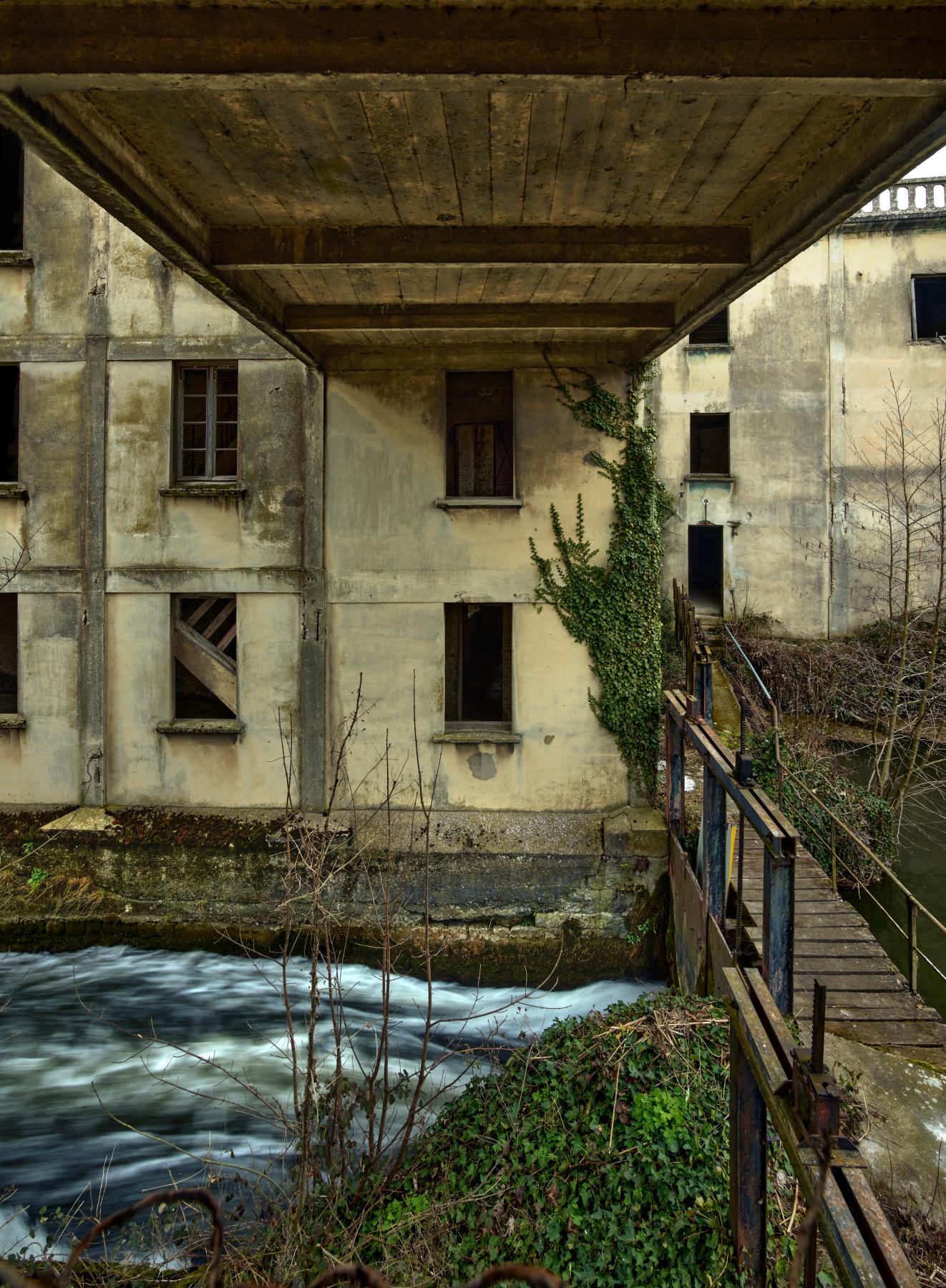 Anciens moulins de la porte de Paris, puis minoterie dite Moulins Damay, puis Grands Moulins de Péronne (détruit)