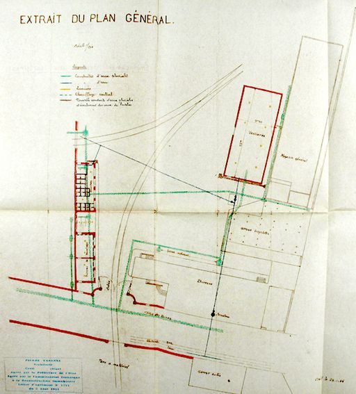 Ancienne usine de petite métallurgie (fabrique de limes) Mauroy, puis usine de construction mécanique, dite Ateliers de construction de Creil, puis Daydé-Pillé, actuellement pépinière d'entreprises