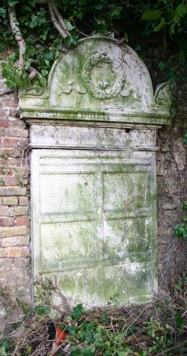 Tombeau (stèle funéraire) de la famille Saussay-Cottrelle
