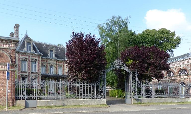 Ancienne demeure Châtel-Postel