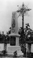 MOLLIENS-AU-BOIS. Monument aux morts, par Louis Timmerman, 1922 (C'était hier..., p 83).
