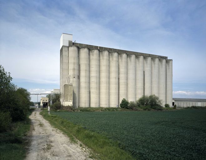 Vue générale des silos de la SEMMAP.
