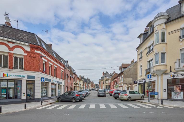 Place Saint-Pierre, puis place verte, et rue de la clef d'or ou rue du presbytère, actuellement place Sadi-Carnot et rue Jean-Baptiste-Lequette