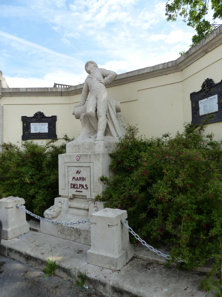 Monument à la mémoire du marin Jean Delpas