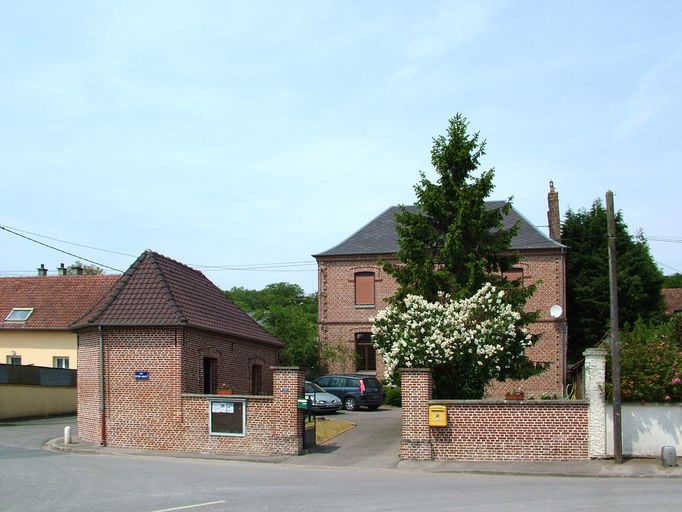 Ancienne école primaire mixte et mairie, actuelle mairie de Surcamps