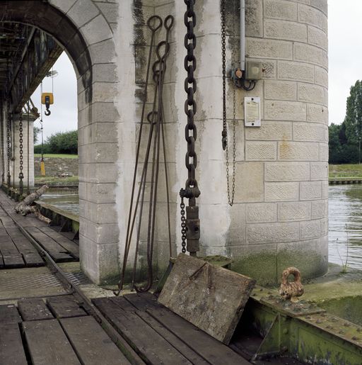 Ecluses sur l'Oise canalisée à Pont-Sainte-Maxence