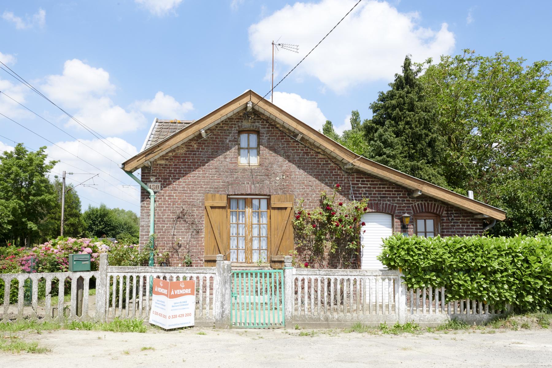 Ancienne maison de garde-barrière, actuellement logement
