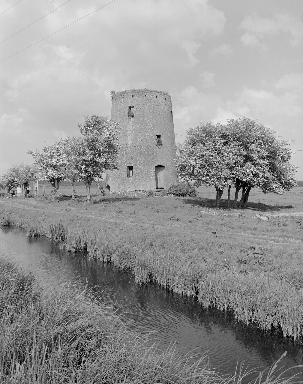 Moulin Lambert devenu observatoire du paysage et de la faune du marais