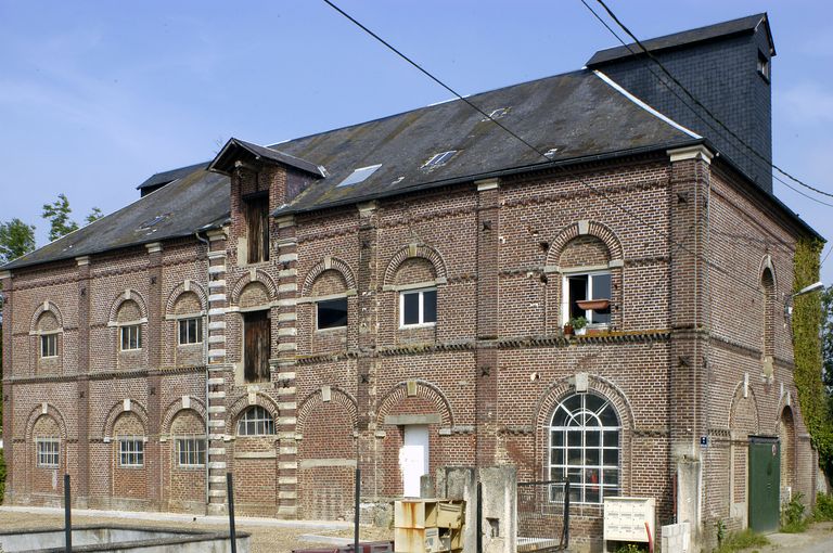 Ancien moulin à foulon et moulin à huile Prévost, puis moulin à farine Prévost, puis moulin Leroux, puis usine de boutons Achille Lanquepin, puis Mercier