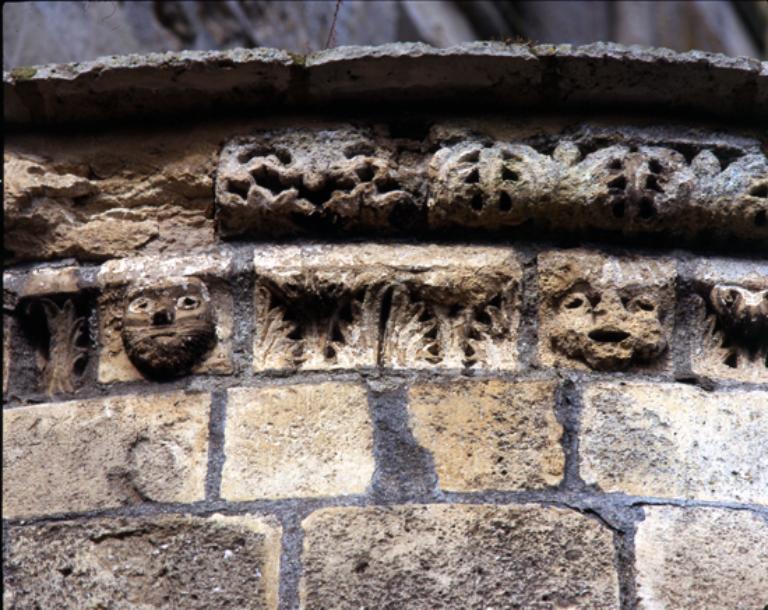 Eglise paroissiale et cimetière Saint-Georges de Glennes