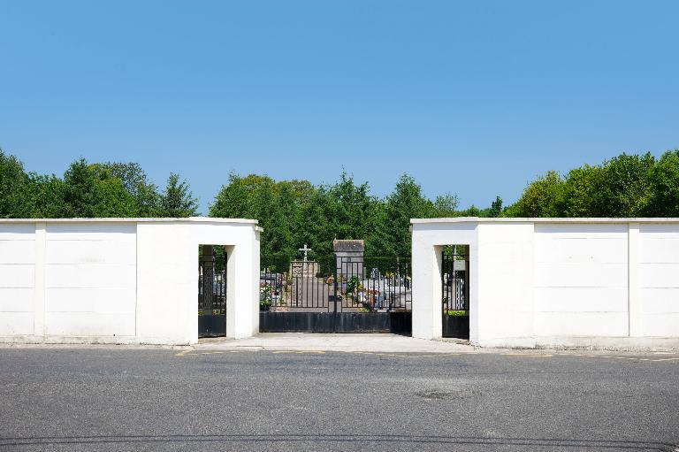 Le cimetière communal de Valines