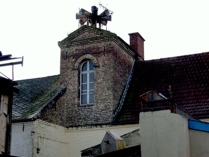 Ensemble de deux maisons, puis école primaire de filles et école primaire de garçons, actuellement école de musique et ateliers municipaux