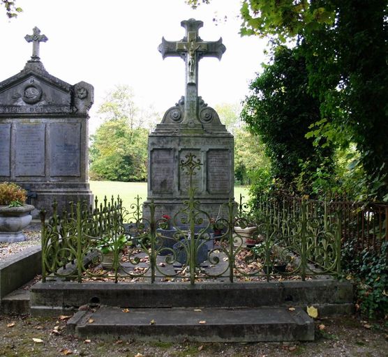 Tombeau (stèle funéraire) de la famille Corby-Deflesselle