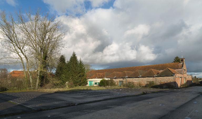 Anciens moulins, puis scierie, devenue filature et tissage de jute Saint Frères à Berteaucourt-les-Dames, dit d'Harondel, puis usine de meubles Sièges de France