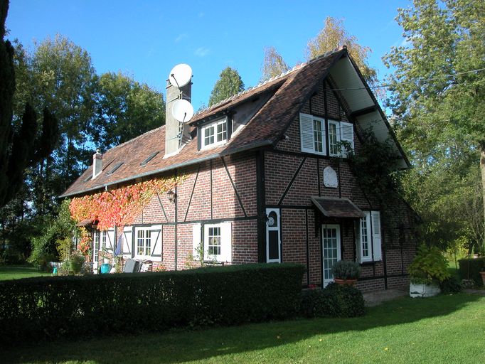 Ancien moulin à huile de Troissereux, dit moulin Cendret, devenu scierie Baudouin, puis Folliette