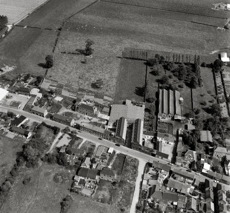 Ancienne fabrique de serrures Valéry Fournier, puis Valéry Fournier Fils, devenue Etablissements Durieux, puis usine de décolletage Adrien Riquier