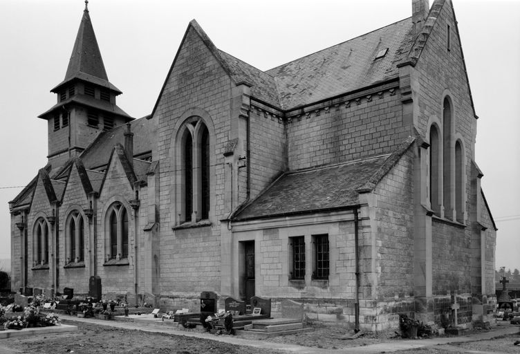 Église paroissiale et cimetière de l'Assomption-de-la-Vierge de Pont-l'Evêque