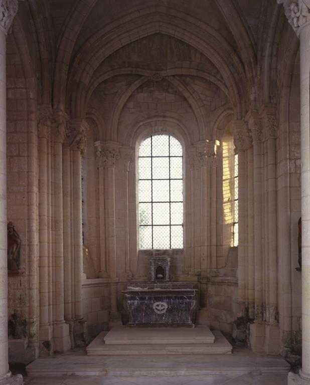 Eglise paroissiale et cimetière Saint-Georges de Glennes