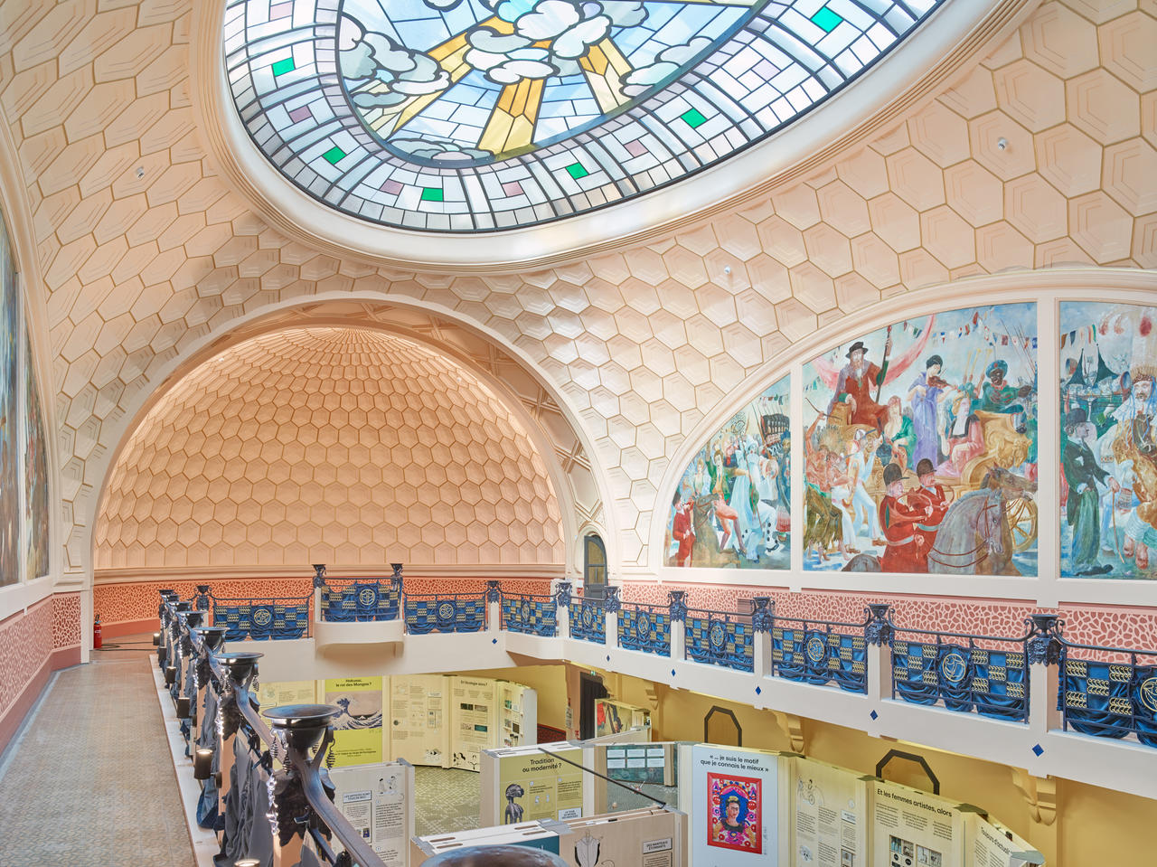 Salle de bal de la salle Sthrau à Maubeuge.