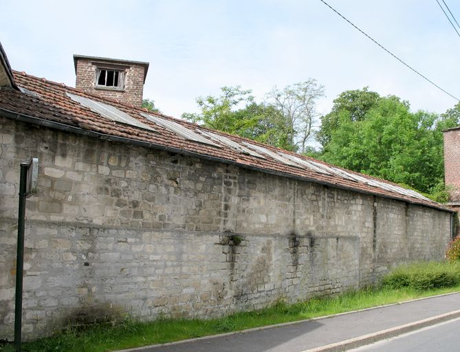 Ancien moulin à farine de la Chaussée, puis maison la Moulinière, puis usine de boutons en bakélite Haret, puis usine d'articles en caoutchouc