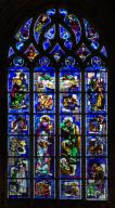 Verrière figurée : Saint Joseph (baie 6)