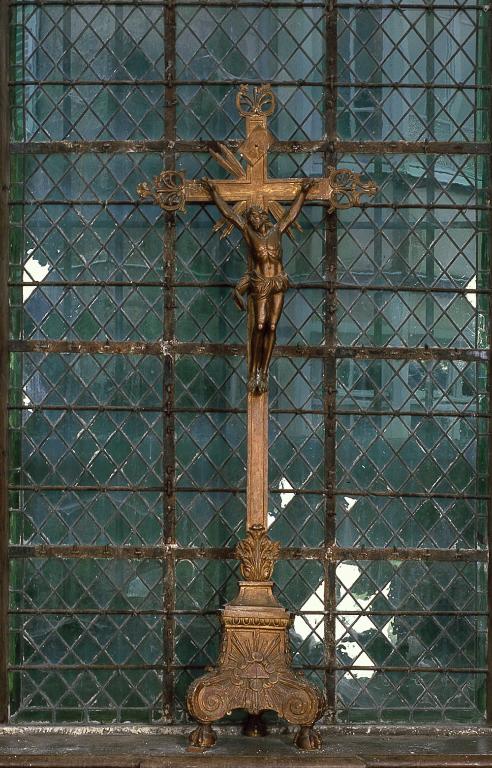 Croix d'autel : Christ en croix