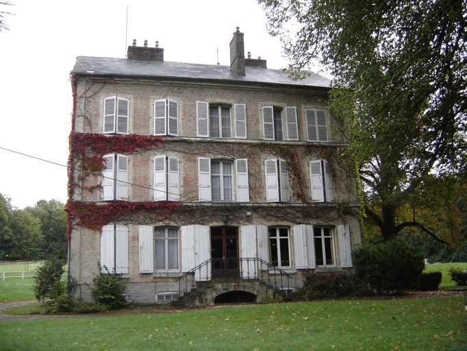 Ancienne demeure du manufacturier Jean-Pierre Hecquet d'Orval, devenue Château des Tilleuls, à Port-le-Grand