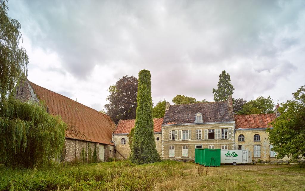 Ancienne ferme Saint-Bertin, puis sucrerie et râperie de betteraves et ferme Platiau, puis ferme des Berceaux