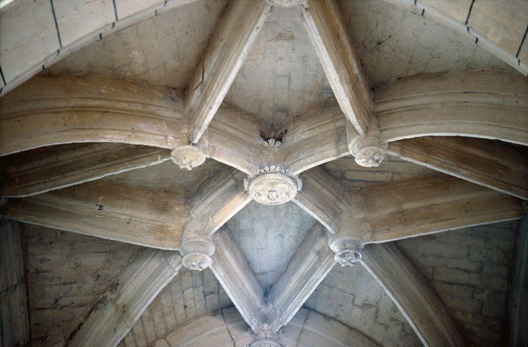 Église paroissiale et cimetière Saint-Nicolas et Saint-Fiacre de Vauchelles