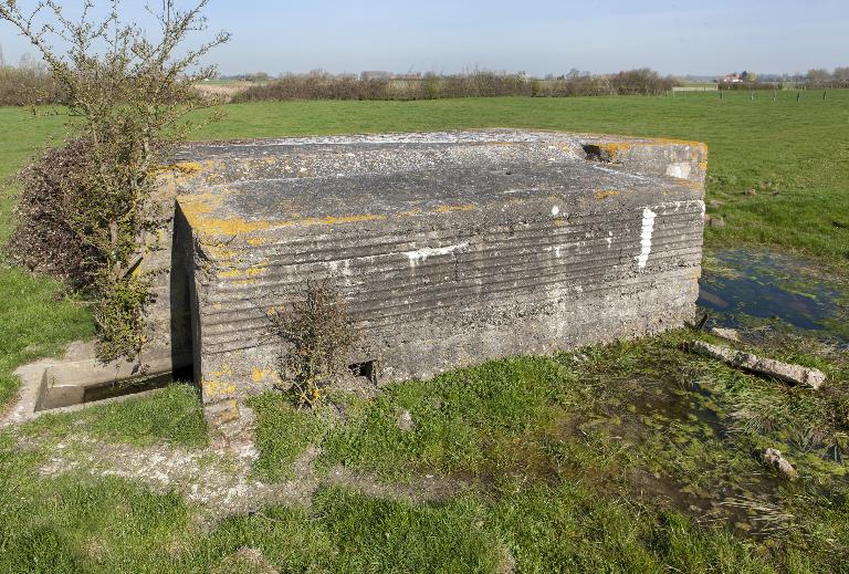 Casemate à personnel 142