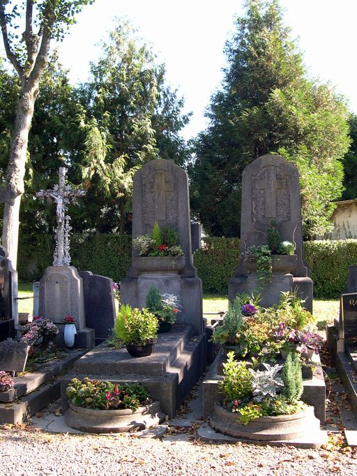 Groupe de deux tombeaux d'Eugène et Madeleine Perlin